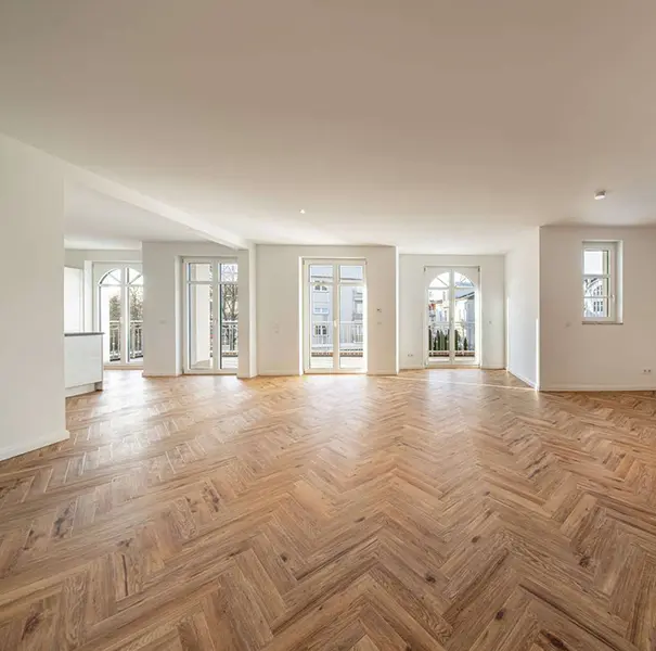 Die aufwendig verzierte Gründerzeitfassade steht beispielhaft für den charakteristischen Altbaubestand in Hamburg. API Immo ist Ihr erfahrener Immobilienmakler für den Verkauf, Kauf und die professionelle Immobilienbewertung von Eigentumswohnungen, Mehrfamilienhäusern und Anlageimmobilien. Mit fundierter Marktkenntnis begleiten wir Eigentümer und Interessenten zuverlässig durch den gesamten Immobilienprozess.